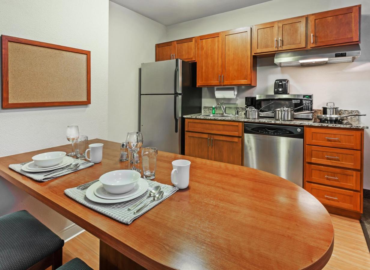 แคนเดิ้ลวูด สวีท เอลปาโซ Hotel Sunrise Acres ภายนอก รูปภาพ